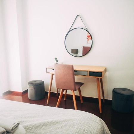 Explore Greece From Colorful City Centre Apartment Chalkís Extérieur photo