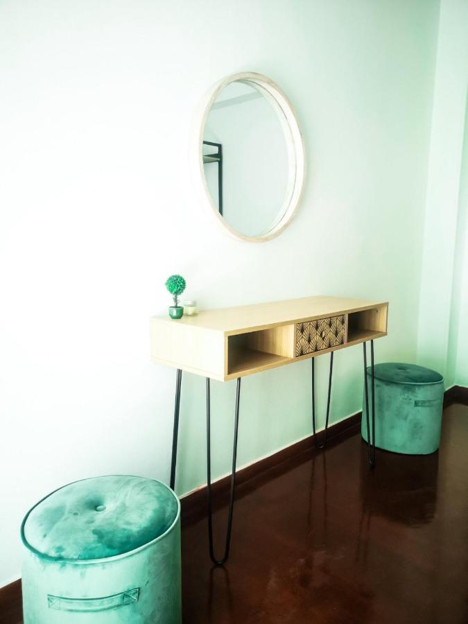 Explore Greece From Colorful City Centre Apartment Chalkís Extérieur photo
