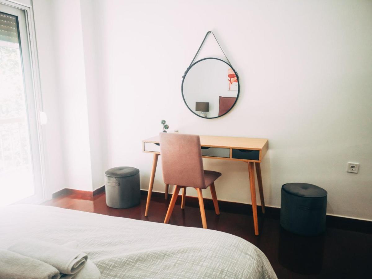 Explore Greece From Colorful City Centre Apartment Chalkís Extérieur photo