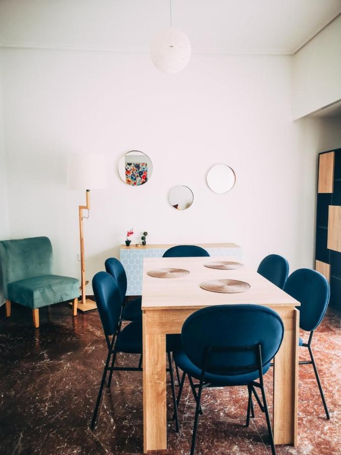 Explore Greece From Colorful City Centre Apartment Chalkís Extérieur photo